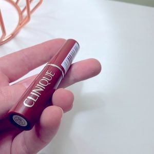 Clinique Black Honey Lip Balm, Trending